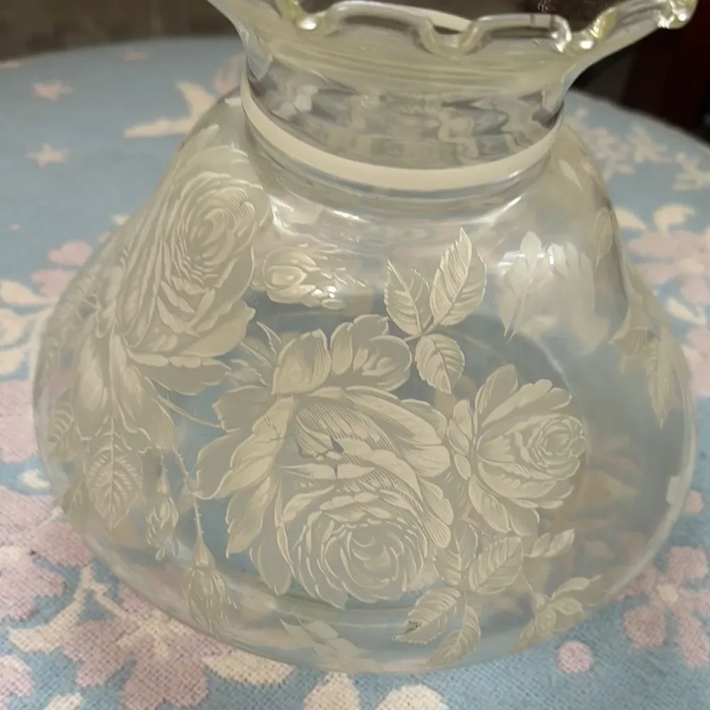VINTAGE Elegant *GWTW* Glass Hurricane Shade with White Floral Design